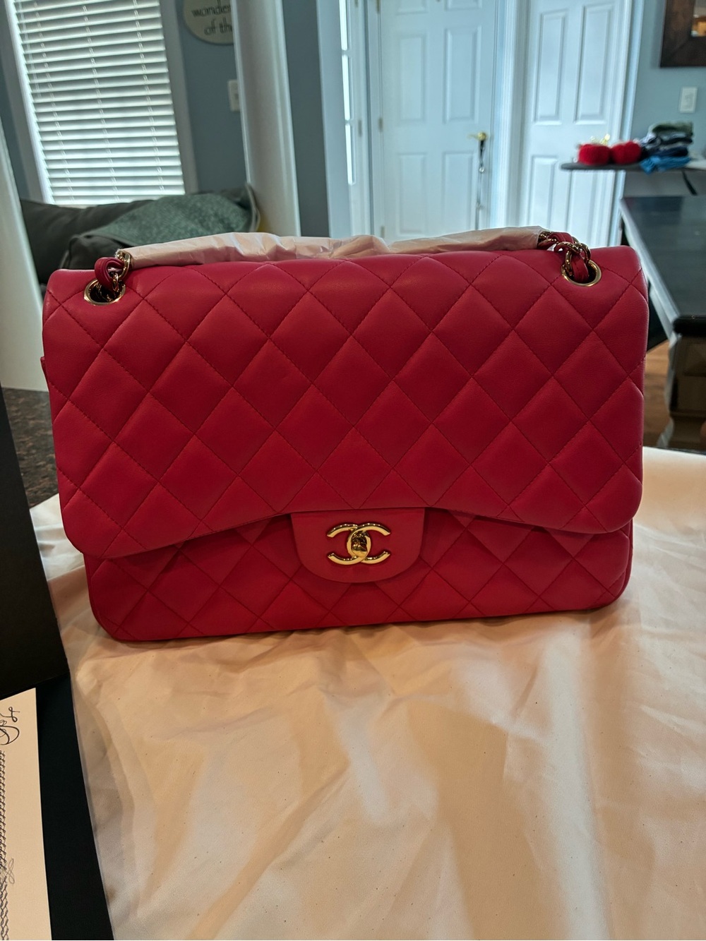 CHANEL Jumbo Quilted Double Flap Shoulder Bag in Hot Pink